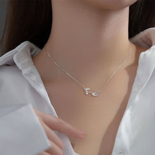 Load image into Gallery viewer, Tulip Flower Pendant Necklace Fashion Creative Flower Necklace Collarbone Chain Jewelry Accessory for Women
