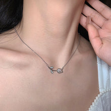 Load image into Gallery viewer, Tulip Flower Pendant Necklace Fashion Creative Flower Necklace Collarbone Chain Jewelry Accessory for Women

