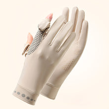 Load image into Gallery viewer, Summer Women's Sunscreen Gloves Flip Finger Anti-Slip Ice Silk Breathable Driving Riding Outdoor UV Protection Gloves
