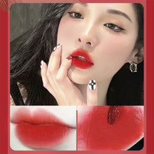 Load image into Gallery viewer, Matte Velvet Lip Gloss Waterproof Non-fading Non-sticky Portable Lip Glaze Women Lip Makeup Cosmetics
