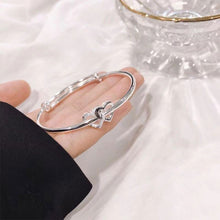 Load image into Gallery viewer, Double Heart-shaped Interlocking Bracelet Niche Sweet Adjustable Bracelet Alloy Hand Jewelry Accessory
