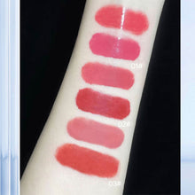 Load image into Gallery viewer, Double Color Lipstick Solid Water Gloss Mirror Lip Glaze Moisturizing Non-sticky Long-lasting Lip Gloss Lip Cosmetics
