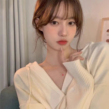 Load image into Gallery viewer, Temperamental Pink Peach Blossom Necklace Gentle Sweet Alloy Necklace Collarbone Chain Jewelry for Women
