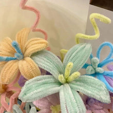 Load image into Gallery viewer, 100pcs Chenille Stem Pipe Kids DIY Creative Toys Chenille Sticks Cleaners Kindergarten Educational Handmade Material Plush Strips
