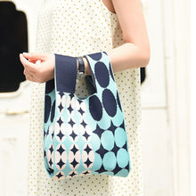 Load image into Gallery viewer, Niche Contrast Pattern Knitted Handbag Personalized Simple Knitted Woven Bag Women Casual Portable Handbag

