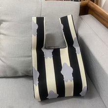 Load image into Gallery viewer, Fashion Knitted Bag Striped Flower Handbag Women's Versatile Handheld Casual Bag Box Lunch Bag
