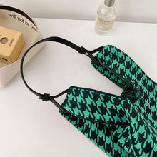 Load image into Gallery viewer, Qianniao Getot Bag Daily Commuter Women's Shoulder Bag Creative Diagonal Handmade Knit Bag Wrist Bag
