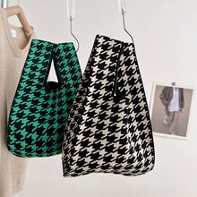 Load image into Gallery viewer, Qianniao Getot Bag Daily Commuter Women's Shoulder Bag Creative Diagonal Handmade Knit Bag Wrist Bag
