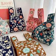 Load image into Gallery viewer, Handmade Knit Handbag Casual Knitted Bag Girls' Floral Color Matching Knitting Wrist-bag Female Tote Bag Women Reusable Shopping Bags
