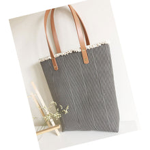 Load image into Gallery viewer, 2pcs/pack Detachable PU Leather Bag Shoulder Straps Handmade DIY Handbag Straps Soft Wear-resistant Handbag Accessories
