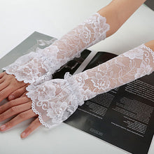 Load image into Gallery viewer, Comfortable Soft Lace Sunscreen Sleeves Outdoor Ultraviolet-proof Sunscreen Sleeves Breathable Decorative Arm Sleeves
