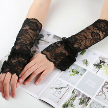 Load image into Gallery viewer, Comfortable Soft Lace Sunscreen Sleeves Outdoor Ultraviolet-proof Sunscreen Sleeves Breathable Decorative Arm Sleeves
