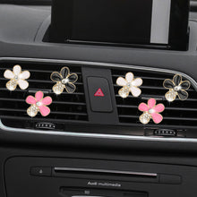 Load image into Gallery viewer, 3Pcs/Set Car Air Outlet Vent Perfume Clips Freshener Air Conditioning Aromatherapy Small Daisy Interior Decoration Supplies
