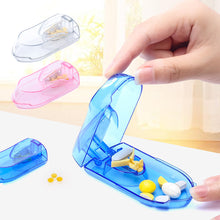 Load image into Gallery viewer, Sealed Transparent Medicine Cutter Tablet Packaging Box Portable Medicine Box Household Mini Creative Moisture-proof Pill Box
