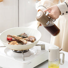 Load image into Gallery viewer, 250ml Household Oil Spray Bottle Mist Spray Pot with Handle for Oil Control and Uniform Atomization Spray Bottle for Oil Leakage Prevention
