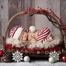 Load image into Gallery viewer, Newborn Photography Props Infants Photo Shooting Costume Christmas Outfits Baby Infants Stripe Crochet Hat+Shorts Set
