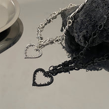 Load image into Gallery viewer, Thorn Heart Pendant Necklace Personalized Punk Couple Heart Shaped Pendant Alloy Thorn Necklace Jewelry for Women
