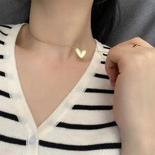 Load image into Gallery viewer, Gold Heart-shaped Pendant Necklace Niche Fashionable Alloy Collar Chain Necklace Women Versatile Simple Jewelry
