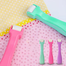 Load image into Gallery viewer, 1pc Sewing Roll Quilting Seam Roller Sewing Cloth Quickly Presser Roller Tool Fabric Presser Wheel Easy Grip Handle Sewing Tools Accessories
