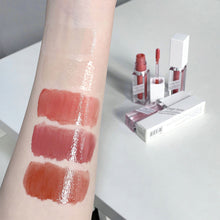 Load image into Gallery viewer, Lip Oil Transparent Lip Gloss Moisturizing Lip Balm Primer Colorless Lip Gloss Lipstick Base Fragrance Non-sticky Lip Gloss

