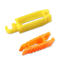 Load image into Gallery viewer, 4Pcs Car Blade Car Fuse Holder Fuse Puller Automobile Fuse Clip Tool Extractor Removal Security Accessories
