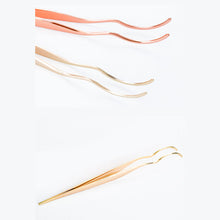 Load image into Gallery viewer, Stainless Steel Widened Curved False Eyelash Tweezer Portable Convenient False Eyelash Auxiliary Clip Beauty Makeup Tool
