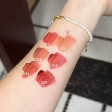 Load image into Gallery viewer, Mini Crystal Jelly Lip Gloss Liquid Lipstick Long Lasting Candy Colors Moisturizing Lip Glaze Sweet Red Dyeing Lip Tint
