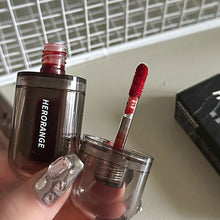 Load image into Gallery viewer, Mini Crystal Jelly Lip Gloss Liquid Lipstick Long Lasting Candy Colors Moisturizing Lip Glaze Sweet Red Dyeing Lip Tint
