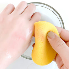 Load image into Gallery viewer, 50pcs Compressed Facial Cleanser Disposable Facial Sponge Makeup Remover Compressed Sponge Strip Face Washing Cleansing Sponge Cosmetic Puff
