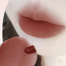 Load image into Gallery viewer, Game Color Matte Lip Glaze Not Easy To Stick To Cup Lip Glaze Natural Non Sticky Matte Velvet Lip Mud Women Cosmetics Lip Gloss

