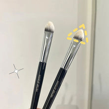 Load image into Gallery viewer, Triangle Conical Concealer Brush Covering Blemishes Acne Marks Face Brightening Brush Concealer Makeup Brush Makeup Tool

