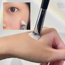 Load image into Gallery viewer, Triangle Conical Concealer Brush Covering Blemishes Acne Marks Face Brightening Brush Concealer Makeup Brush Makeup Tool

