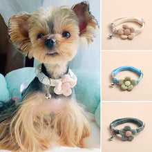 Load image into Gallery viewer, Pet Flower Collar Cute knitting Flower Bell Collar Adjustable Cat Necklace Traction Safety Buckle Puppy Necklace
