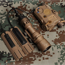 Load image into Gallery viewer, Tactical PEQ/M300/600 Flashlight Mousetail Switch Card Slot Guide M4 Fishbone Kam Ming MK18 20MM Rail Guard Chip
