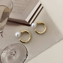 Load image into Gallery viewer, 2024 New Silver Cute Pearl Studs C-shaped Pearl Earrings Hoop Earrings for Women Gold Silver Color Eardrop Minimalist Wedding Fashion Jewelry
