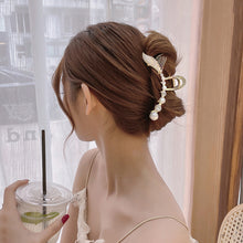 Load image into Gallery viewer, Fashion Gold Large Rhinestone Alloy Hair Clips for Girls Pearl Hair Accessories Geometric Metal Hair Claw Cross Hairclip Headband Hairpin Hair Crab Women
