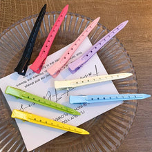 Load image into Gallery viewer, Polychromatic Hair Salon Fixed Clips Ladies Styling Sectioning Hairpin Clamps Curl Hair Root Fluffy Barrettes Hairdressing Tools
