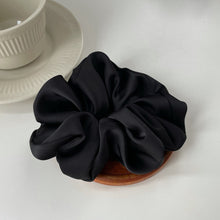 Load image into Gallery viewer, New Korean Simple Pure Color Hair Band Elastic Band Real Silk Headwear Women's Sweet Ponytail Elastic Band Hair Accessories
