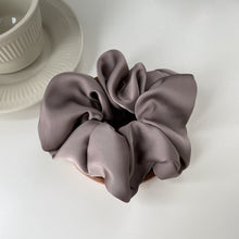 Load image into Gallery viewer, New Korean Simple Pure Color Hair Band Elastic Band Real Silk Headwear Women's Sweet Ponytail Elastic Band Hair Accessories
