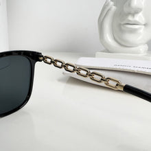 Load image into Gallery viewer, 1Pc Cool Gold Chain Oversized Square Sunglasses for Women UV400 Anti Radiation Vacation Driving Eyewear Ornaments
