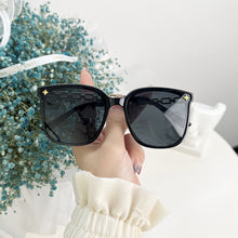 Load image into Gallery viewer, 1Pc Cool Gold Chain Oversized Square Sunglasses for Women UV400 Anti Radiation Vacation Driving Eyewear Ornaments
