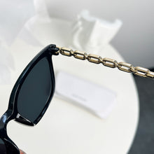 Load image into Gallery viewer, 1Pc Cool Gold Chain Oversized Square Sunglasses for Women UV400 Anti Radiation Vacation Driving Eyewear Ornaments
