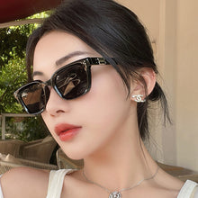 Load image into Gallery viewer, 1Pc Unisex Retro Square Sun Glasses Korean Female Wild Sunglasses Colored Lenses Couple Sunglasses
