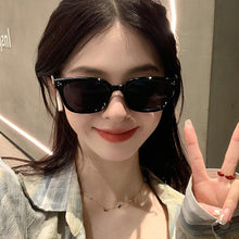 Load image into Gallery viewer, 1Pc Unisex Retro Square Sun Glasses Korean Female Wild Sunglasses Colored Lenses Couple Sunglasses
