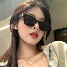 Load image into Gallery viewer, 1Pc Unisex Retro Square Sun Glasses Korean Female Wild Sunglasses Colored Lenses Couple Sunglasses
