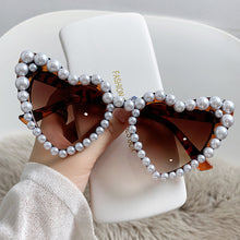 Load image into Gallery viewer, 1Pc Large Frame Love Pearl Sunglasses Heart Shape Personality UV400 Casual Black Sun Glasses Eyewear for Adult Women

