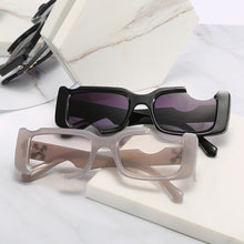 Load image into Gallery viewer, 1Pcs Retro Broken Frame Sunglasses Unisex Luxury Sun Glasses Men Fashion Rectangle Jelly Sunglasses with Metal Hinges UV400

