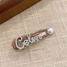 Load image into Gallery viewer, Y2k Hairpins Girls Sweet Rhinestone Pearl Love Side Bangs Hair Clip Female Ladies Barrettes Duckbill Clip Women Hair Accessories
