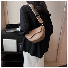 Load image into Gallery viewer, Small Leather Saddle Armpit Bags Vintage Women Shoulder Crossbody Bag Underbag Lady Handbags Vintage Underarm Handbags

