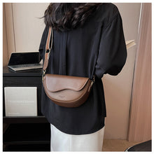 Load image into Gallery viewer, Small Leather Saddle Armpit Bags Vintage Women Shoulder Crossbody Bag Underbag Lady Handbags Vintage Underarm Handbags
